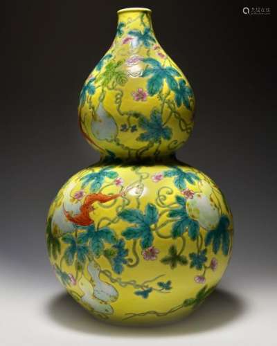 A CHINESE FAMILLE ROSE DOUBLE GOURD VASE, CHINA, 1…