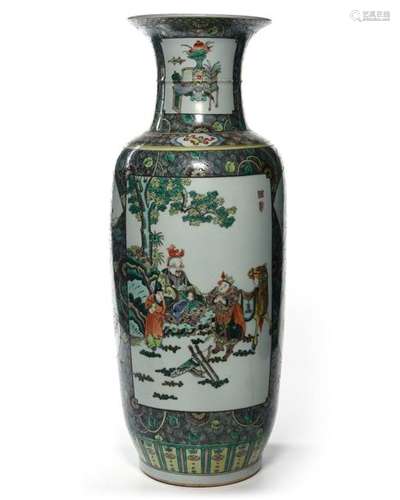 A LARGE CHINESE FAMILLE VERTE VASE, CHINA, 19TH 20…