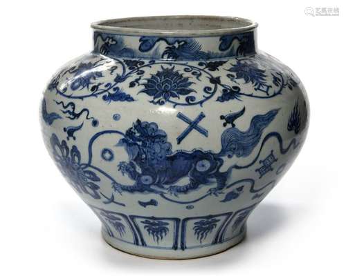 A CHINESE BLUE AND WHITE BUDDHIST LIONS JAR