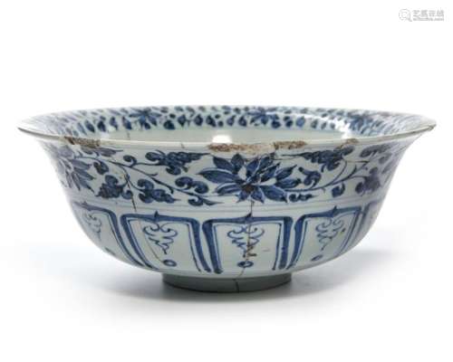 A CHINESE BLUE AND WHITE BOWL, CHINA, MING STYLE