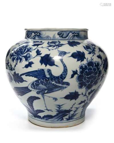 A CHINESE BLUE AND WHITE JAR,