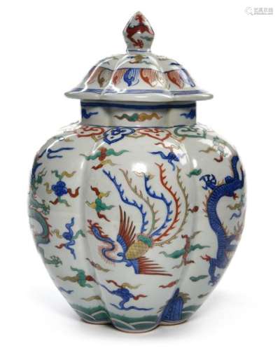 A CHINESE WUCAI LOBBED JAR AND COVER