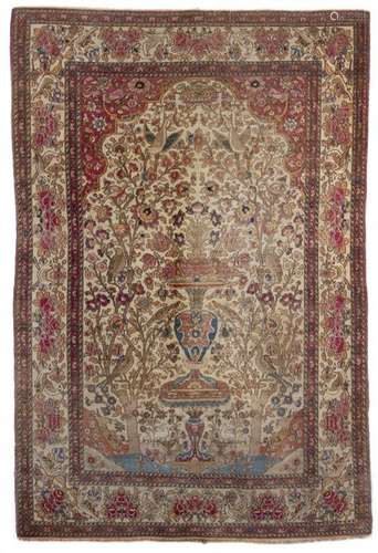 A PERSIAN ISFAHAN RUG