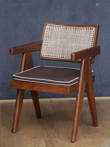 Pierre JEANNERET (1896 1967) \nUn fauteuil dit \