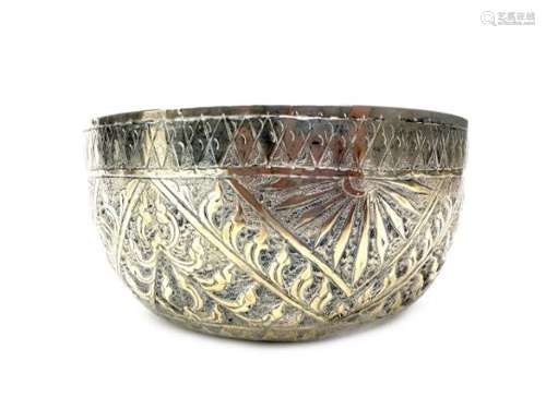 A 20TH CENTURY CHINESE SILVER BOWL