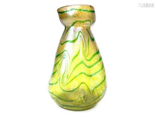 AN ART NOUVEAU GLASS VASE BY LOETZ