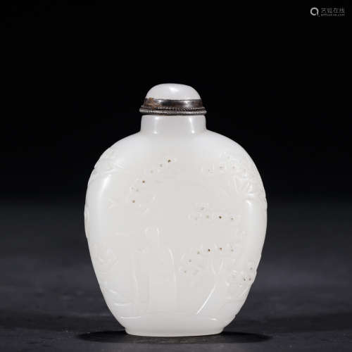 A Chinese Imitation Jade Glassware Snuff Bottle