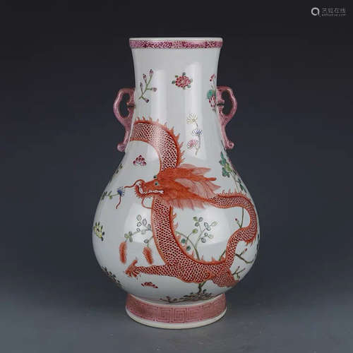 A Chinese Famille Rose Dragon Pattern Porcelain Vase