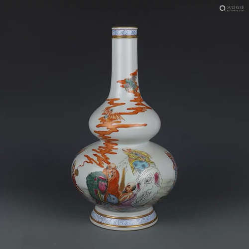 A Chinese Famille Rose Arhat Painted Porcelain Gourd-shaped Vase