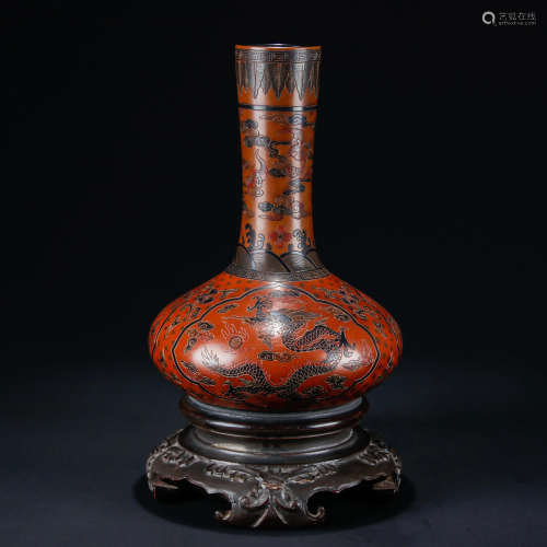 A Chinese Dragon Pattern lacquerware Vase