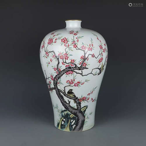 A Chinese Famille Rose Porcelain Vase