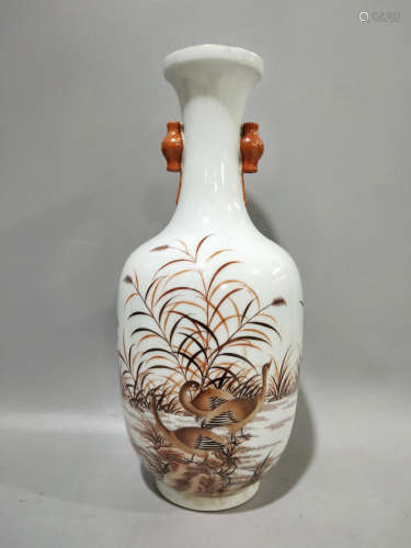 A Chinese Luyan Painted Porcelain Vase