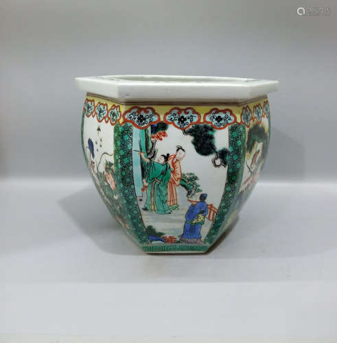 A Chinese Multi Colored Flower&Bird Pattern Porcelain Vat