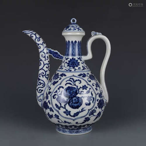 A Chinese Blue and White Floral Porcelain Pot