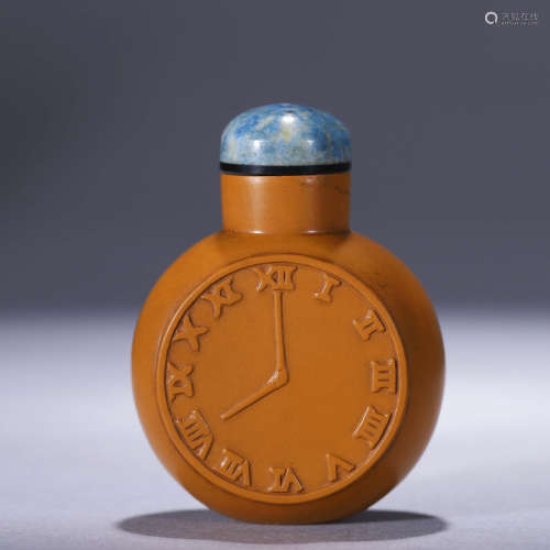 A Chinese Yellow Agate Clock Carved Snuff Bottle