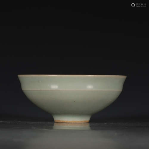 A Chinese Longquan Kiln Porcelain gargle Cup