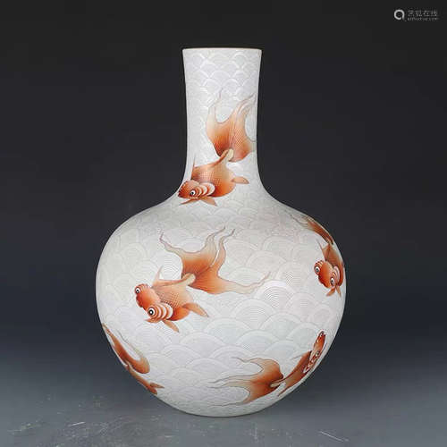 A Chinese Famille Rose Porcelain Vase