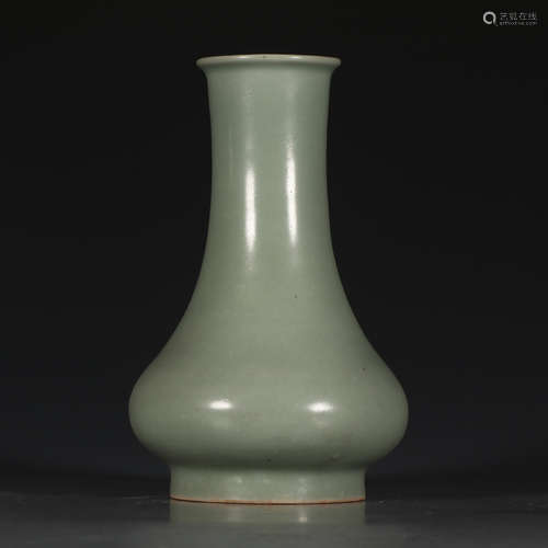 A Chinese Longquan Kiln Porcelain Vase