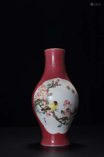 A Chinese Famille Rose Flower&Bird Pattern Porcelain Vase