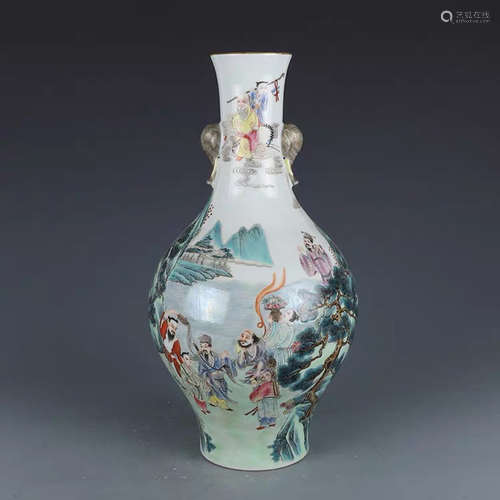 A Chinese Famille Rose Porcelain Vase