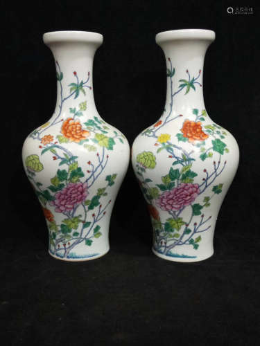 A Chinese Famille Rose Floral Porcelain Vase