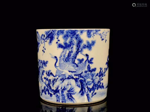 A Chinese Blue and White Floral Porcelain Brush Pot