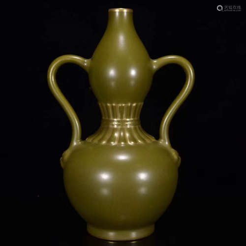 A Chinese Glazed Gild Porcelain Gourd-shaped Vase