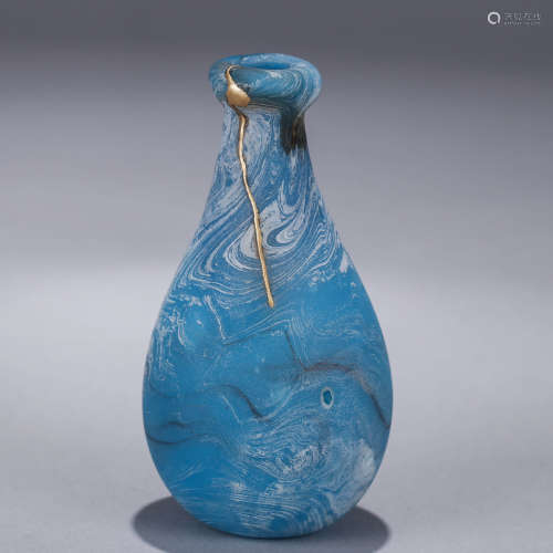 A Chinese Viridis Glassware Vase