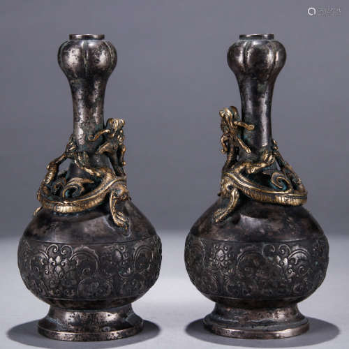 A Pair of Chinese Dragon Pattern Gild Silver Garlic Bottle