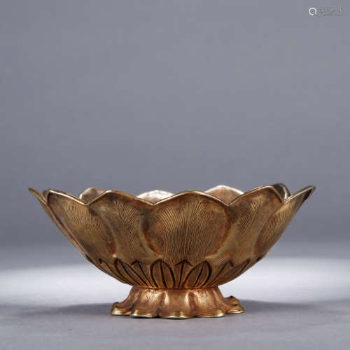A Chinese Gild Silver iLotus Petal Pattern Cup