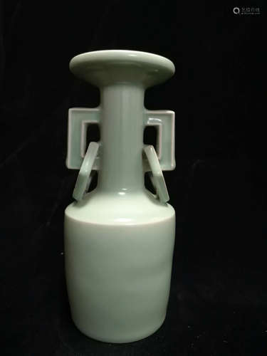 A Chinese Longquan Kiln Double Ears Porcelain Vase