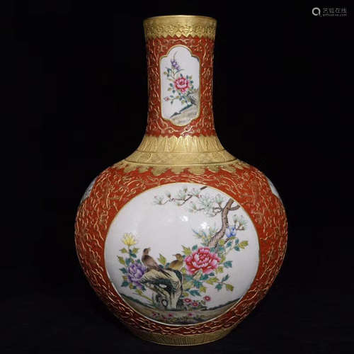 A Chinese Enamel Flower&Bird Pattern Porcelain Vase