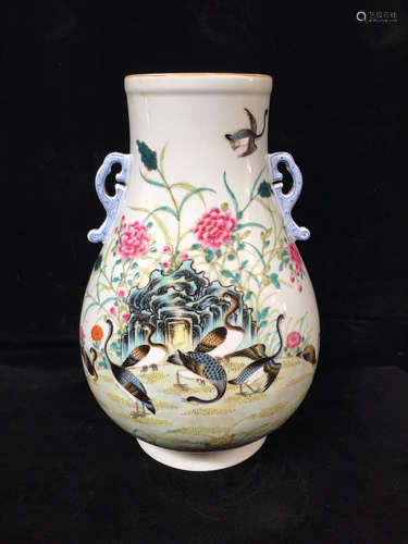 A Chinese Famille Rose Porcelain Double Ears Vase