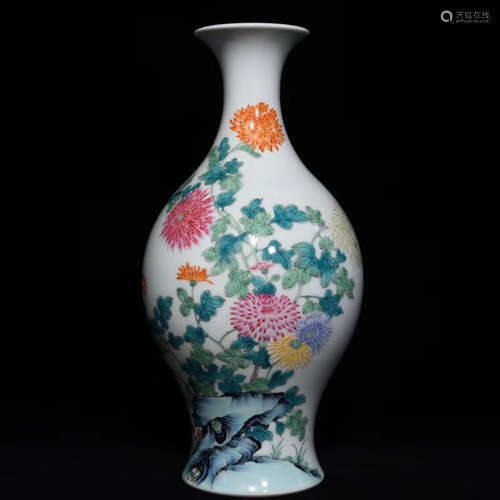 A Chinese Famille Rose Floral Porcelain Vase