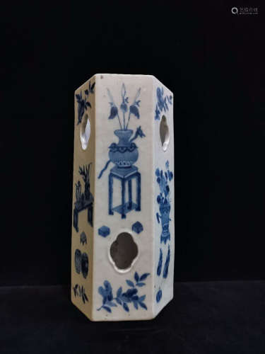 A Chinese Blue and White Piercing Porcelain Hexagon Vase