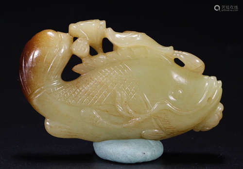 A HETIAN JADE CARVED BEAST