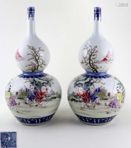 A DAQING QIANLONG NIANZHI MARK DOUBLE-GOURD VASE