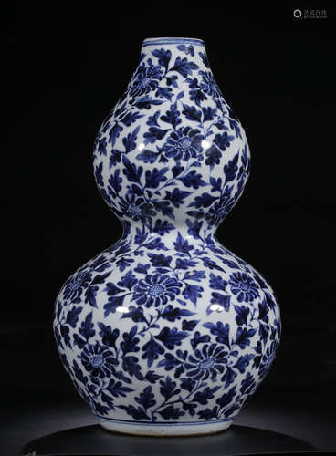 A BLUE&WHITE GLAZE GOURD VASE PAINTED WITH FLOWER PATTERN