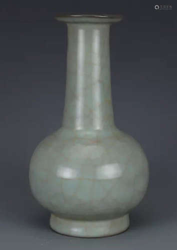 A GUAN YAO GREEN GLAZE VASE