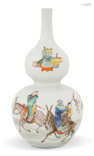 QING FAMILLE ROSE FIGURINES DOUBLE GOURD VASE
