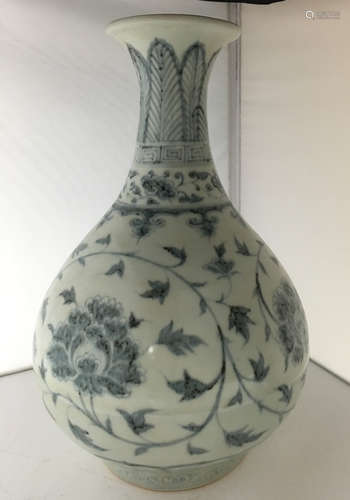 A BLUE&WHITE GLAZE FLOWER PATTERN VASE