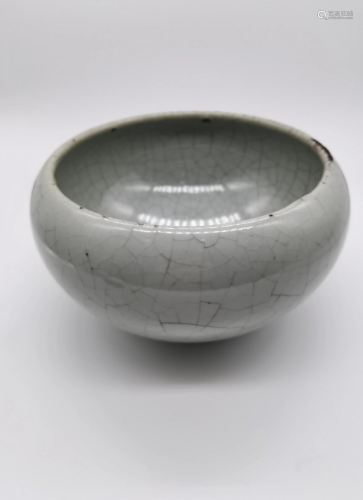 A Chinese Ge-type bowl, Qing