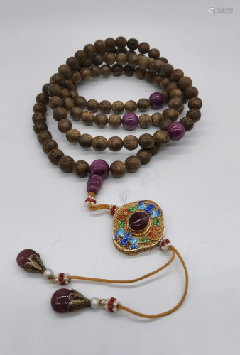 Chinese Agarwood Bead Necklace, 19th/20th c.