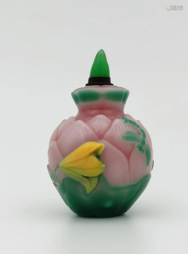 Chinese Tri-color Overlay Glass Lotus Snuff Bottle