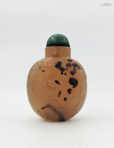 A Shadow Agate Carved Snuff Bottle, 19th/20th C.