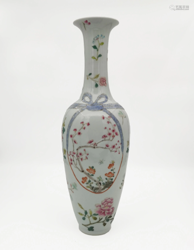 Chinese Famille Rose Vase, 19/20th c.