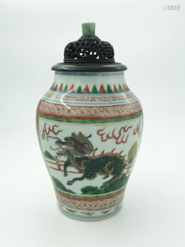 A Chinese Famille Verte 'Phoenix' Jar, 19th c. Qing