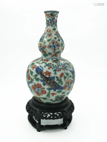 A Chinese Wucai 'Fish' Double Gourd Vase, Qing Dyn…