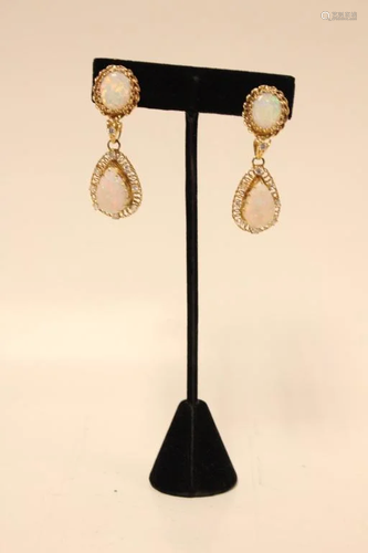 14k Gold Diamond Earring