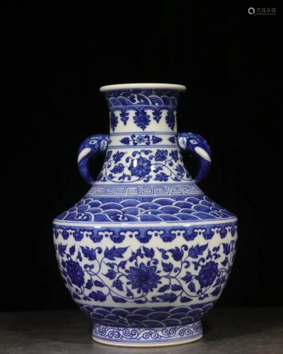 Chinese Blue and White Hand Painted Vase,Mark